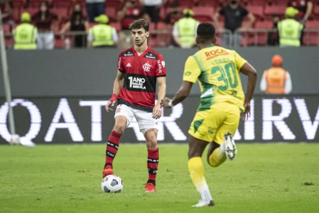 Rodrigo Caio é desfalque para jogo contra o Corinthians