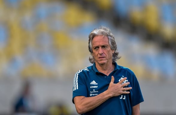 Membro do staff de Jorge Jesus vê chance grande de acerto com Benfica