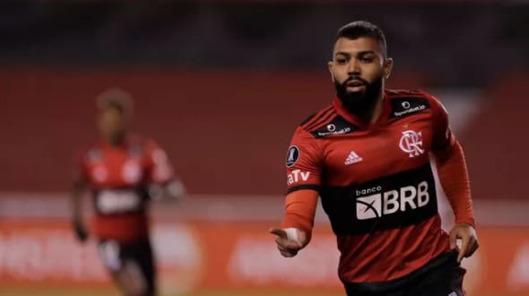 Flamengo sofre no segundo tempo, mas bate a LDU em Quito e conquista terceira vitória na Libertadores