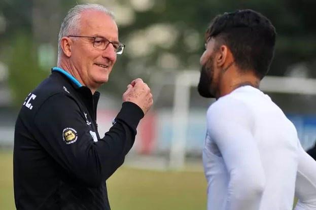 Amassa o adversário: Flamengo de Dorival Jr é um rolo compressor como mandante