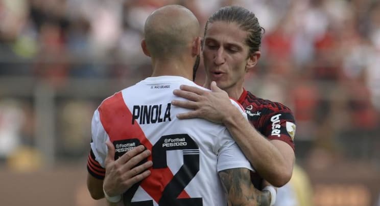 Perguntas sobre final contra Flamengo irritam, diz zagueiro do River Plate