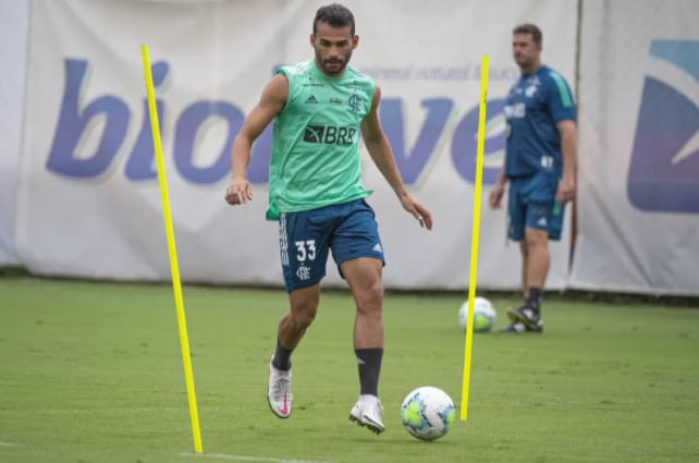 Flamengo confirma lesão ligamentar grave no joelho de Thiago Maia