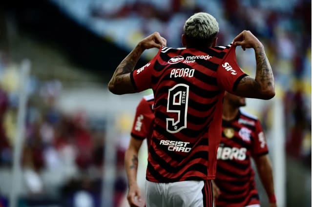 Pedro tem primeiro início como titular do Flamengo após ano de Copa e sem lesões