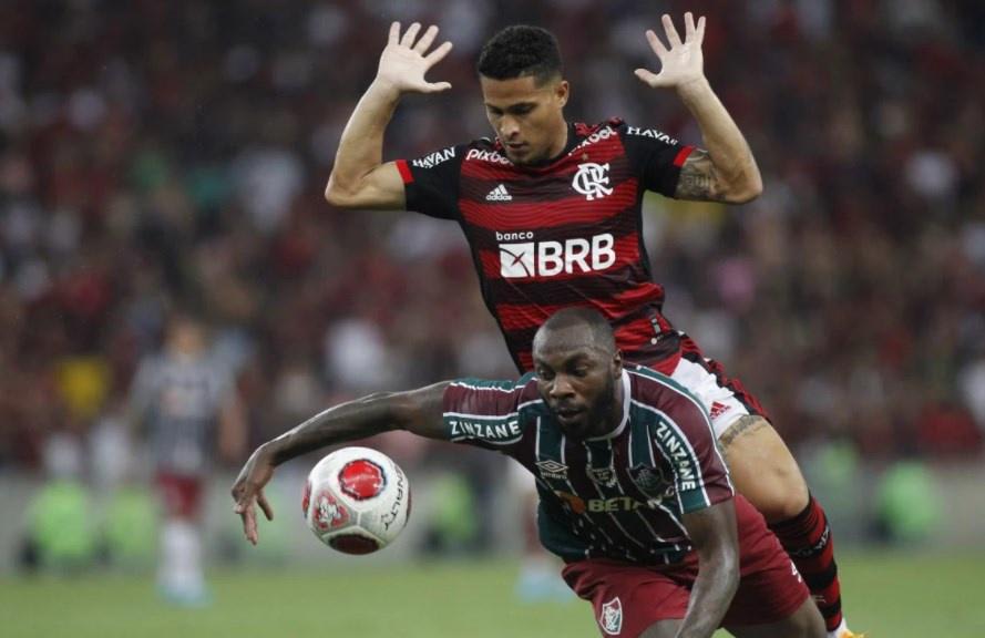 Paulo Sousa não poupa palavras para criticar exibição do Flamengo na derrota para o Fluminense