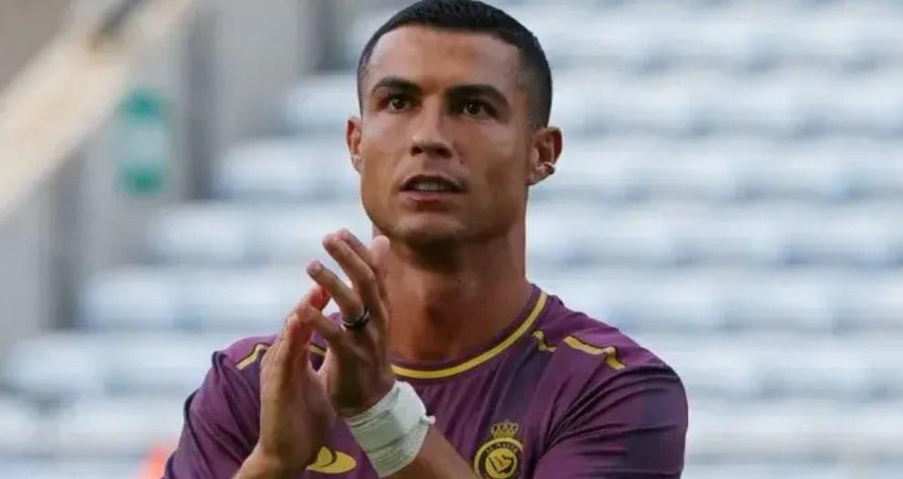 Camisa 8 recusa clube de Cristiano Ronaldo e fecha com Flamengo: R 900 mil de salário