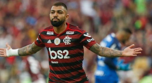 Gabigol festeja grande fase pelo Fla e elogia jovem: nosso menino de ouro