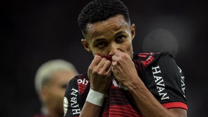 West Ham não se contenta com Lázaro e coloca R 202 milhões por outro xodó do Flamengo