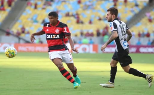 Márcio Araújo fala sobre reencontro com o Flamengo: “Sempre bom rever o Flamengo. Me sinto muito feliz.”