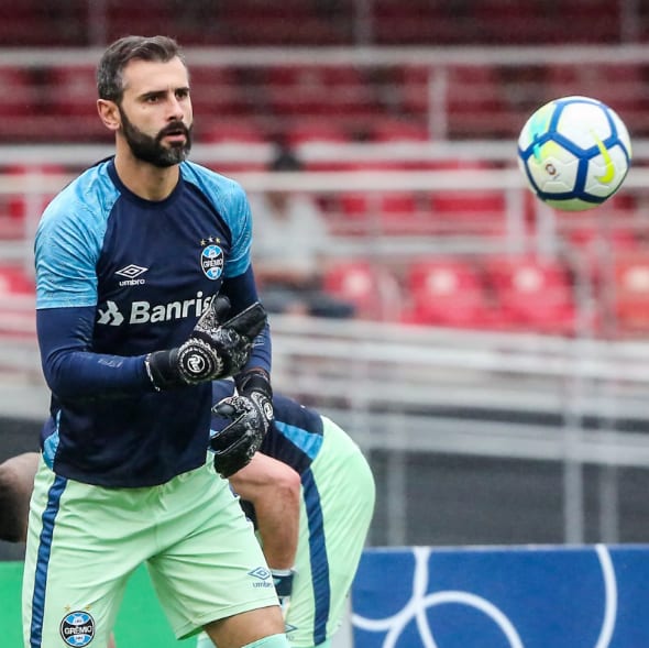 Em busca de goleiro, Criciúma abre conversa com Bruno Grassi, do Grêmio