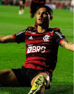 João Gomes saindo resolve problema financeiro e técnico do Flamengo