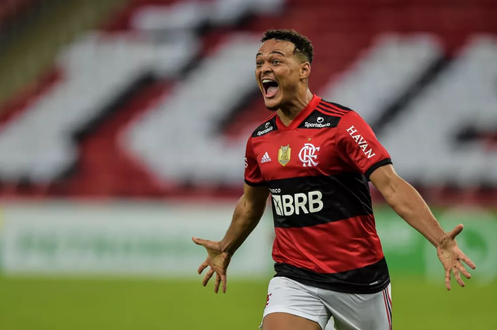 Flamengo vê aumentar interessados em Rodrigo Muniz