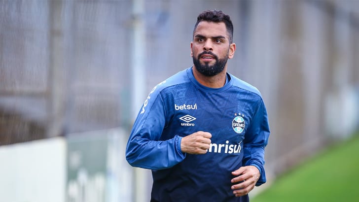 Em postagem, Maicon admite superação e comenta esforço para ajudar o Grêmio