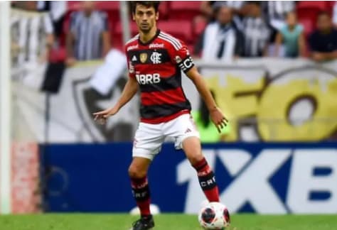 Rodrigo Caio enaltece vitória do Flamengo no clássico e projeta a Recopa