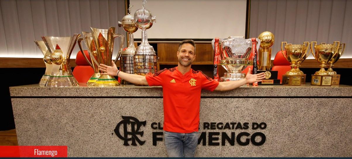 FlaTV: Diego celebra as 12 conquistas pelo Flamengo até a Libertadores 2022