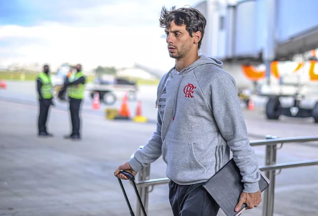 Com tendinite no joelho, Rodrigo Caio será novamente desfalque no Flamengo