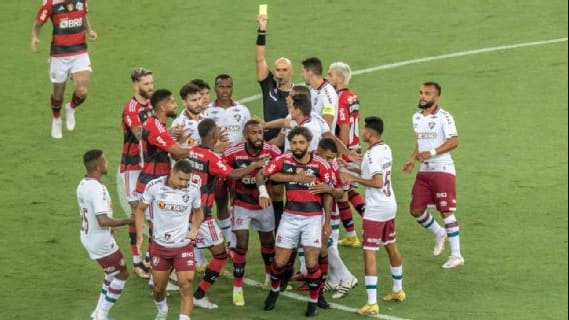 André revela provocação de Gabigol após polêmica sobre favoritismo no Fla-Flu: Falei o que vem acontecendo