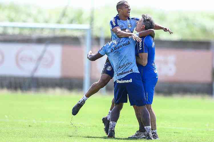 Com reservas, Grêmio visita vice-lanterna CSA para manter reação no Brasileirão