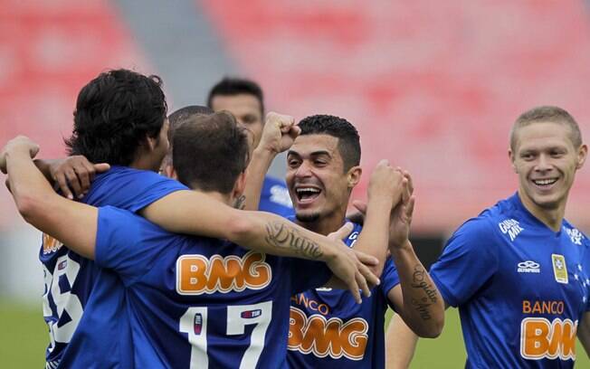 Brasileirão chega à pausa para Copa com caça ao Cruzeiro e Flamengo em crise