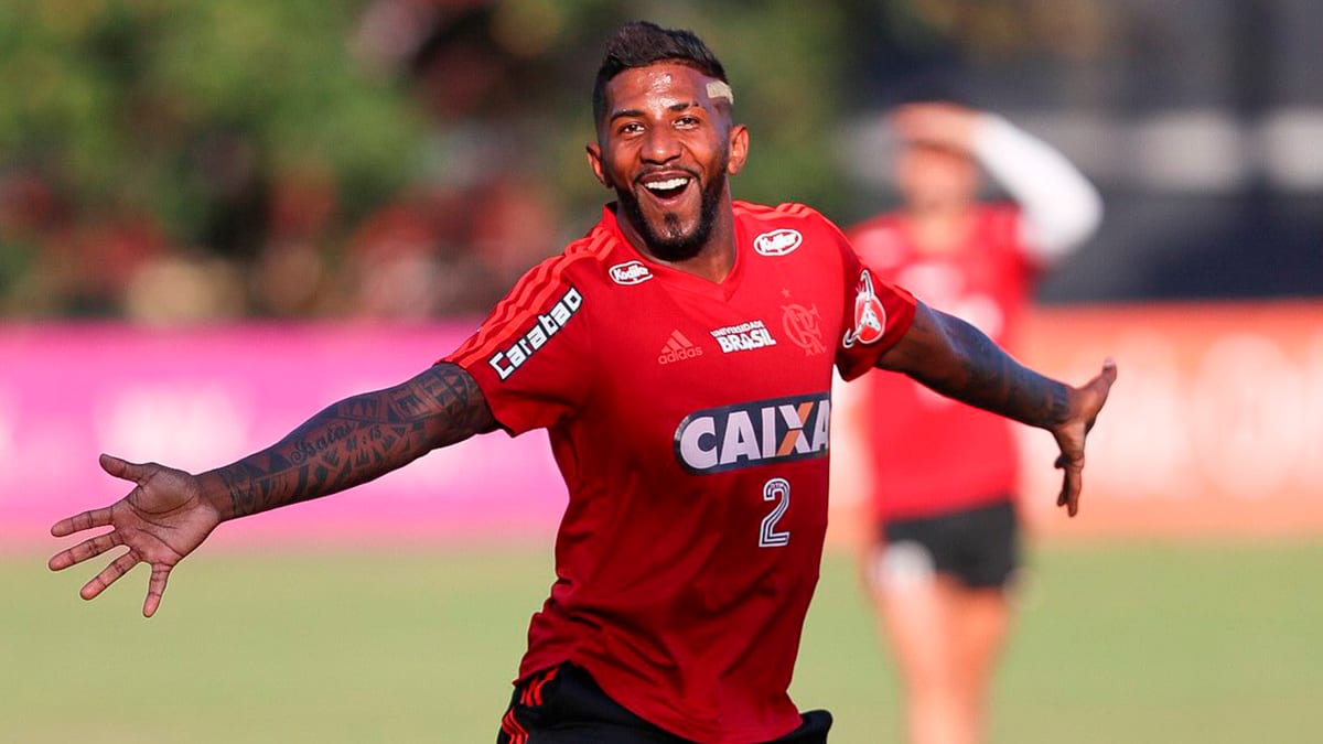 Alvo da torcida do Flamengo após derrota para o Grêmio, Isla