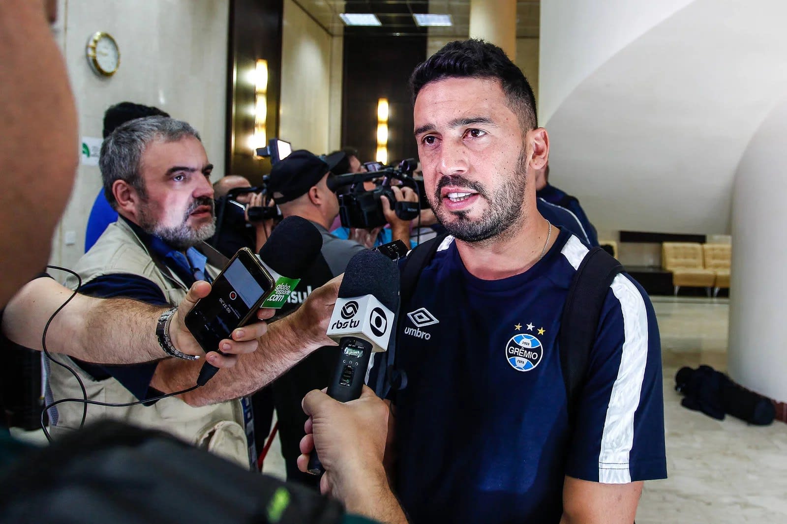 O planejamento de contratações, saídas e chegadas do Grêmio