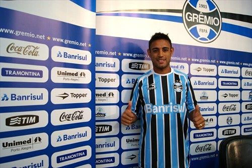 Grêmio deve perder ao menos um jogador na janela de transferências