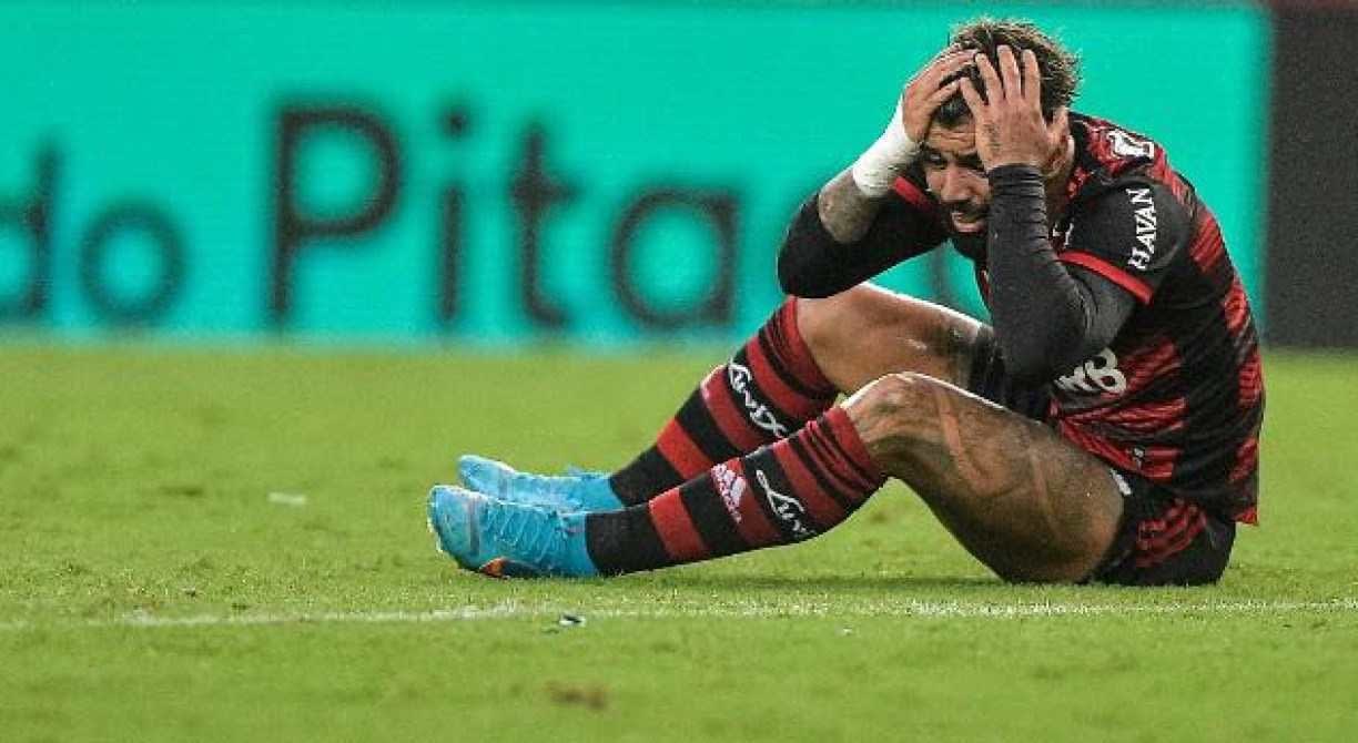 Jornalista critica atitude dos jogadores do Flamengo e questiona: O problema é treinador?