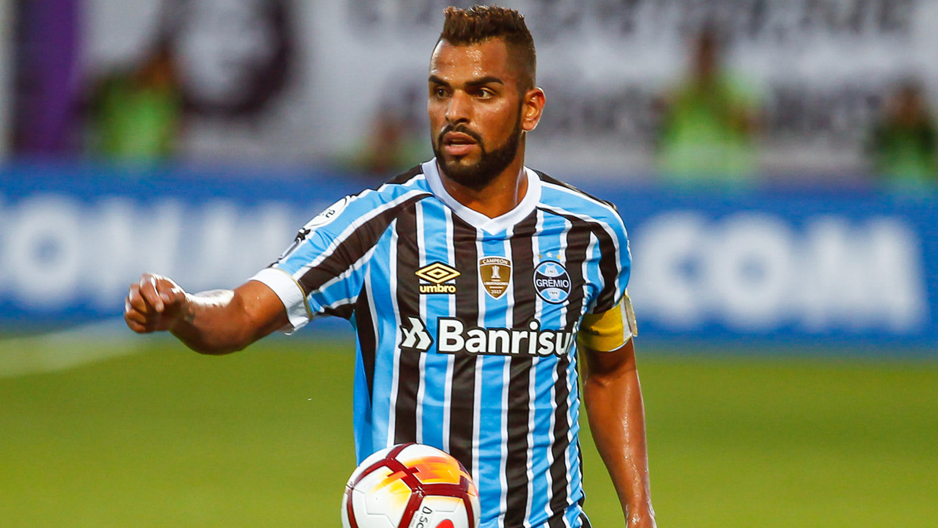 Maicon reconhece má fase e diz que Grêmio busca ser campeão