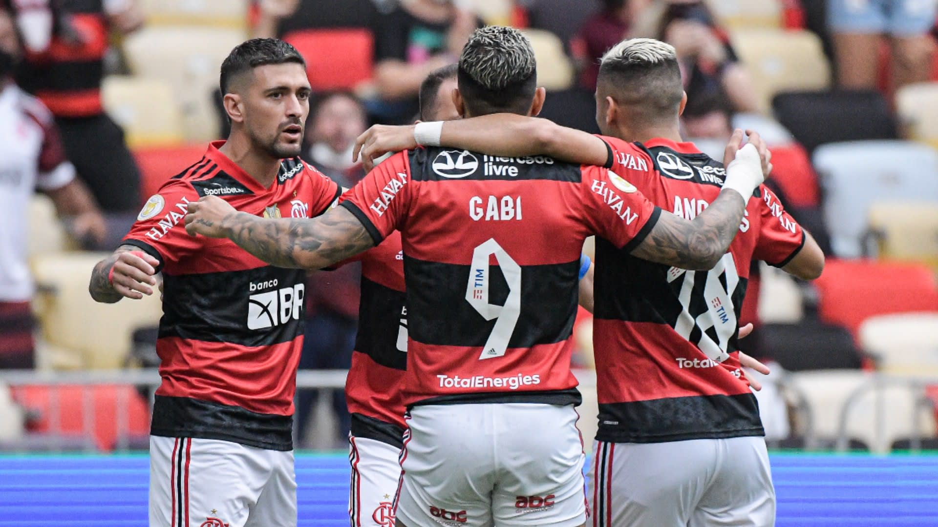 Notas da partida: Andreas Pereira e Bruno Henrique comandam vitória sobre o Athletico-PR