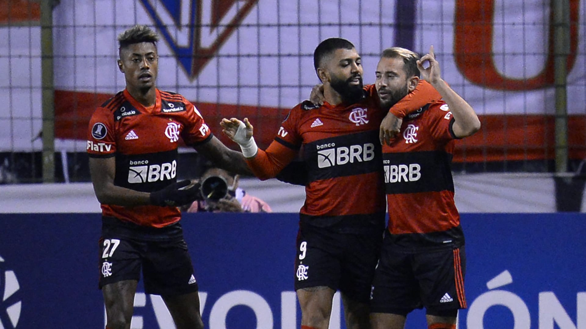 Com novo substituto de Gerson, Flamengo divulga lista das oitavas da Libertadores; confira