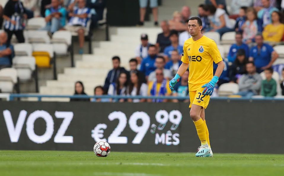 Agente de goleiro especulado no Flamengo abre o jogo sobre negociação com o Rubro-Negro