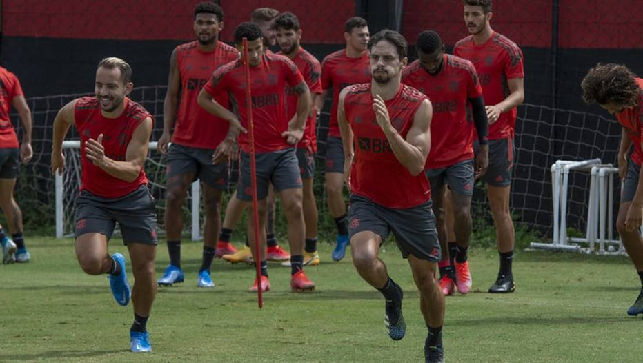 Flamengo desafia o invicto Madureira nesta segunda-feira pelo Carioca