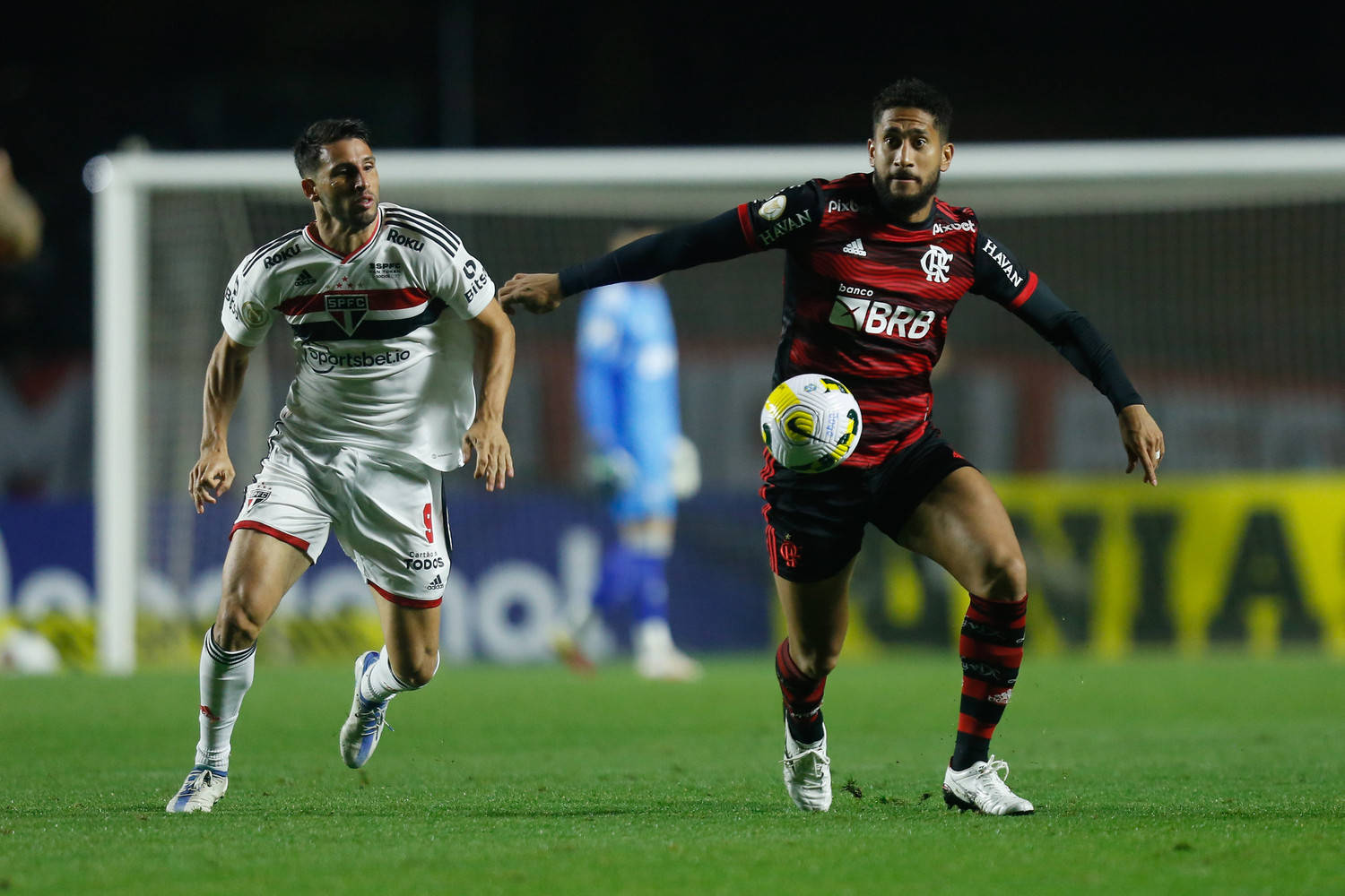 Confira a tabela atualizada do Brasileirão após a vitória do Flamengo diante do São Paulo