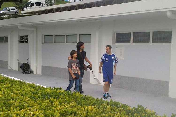 Afastado no Cruzeiro, Ernesto Farías visita Seleção Argentina na Cidade do Galo