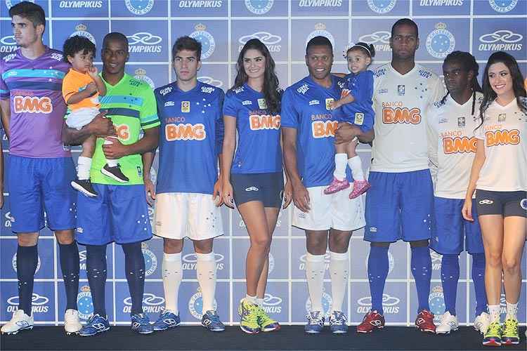 Com contratos perto do fim, Cruzeiro inicia conversas com patrocinadores e fornecedor