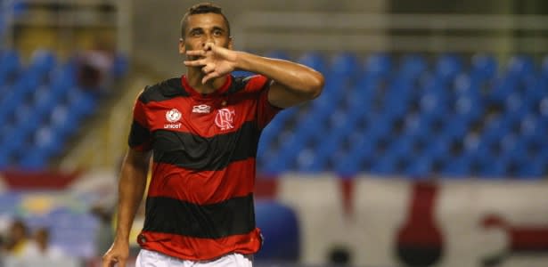 Fla aposta em baixo aproveitamento do Grêmio e inova para montar defesa