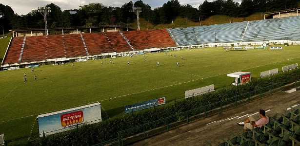 Fla inicia excursão e pega Campinense em Juiz de Fora pela Copa BR