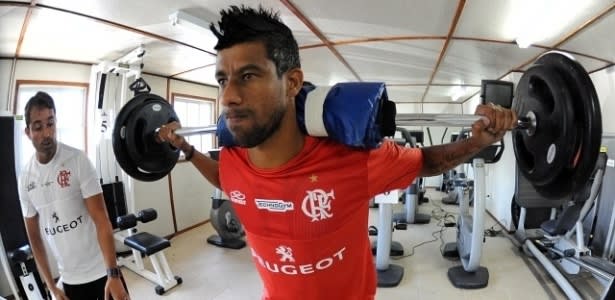 Léo Moura minimiza campanha ruim do Fla, mas pede reforços de qualidade