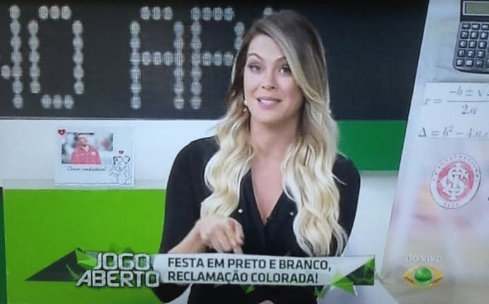 Cobrada por dizer que Botafogo seria rebaixado, Renata Fan se explica na TV