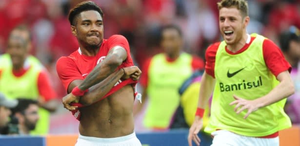 Flamengo cria força-tarefa e intensifica esforços para contratar Vitinho