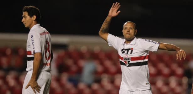 Luis Fabiano não treina e deve ser desfalque também contra o Flamengo