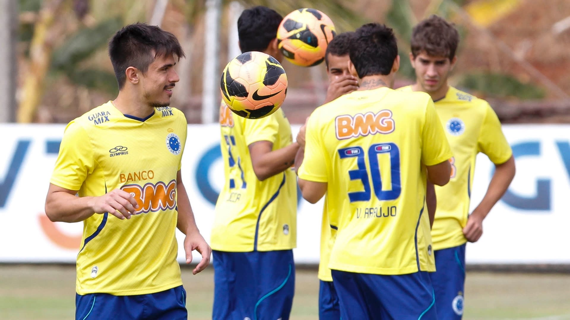 Raposa tem o segundo time mais jovem dentre os times do G4