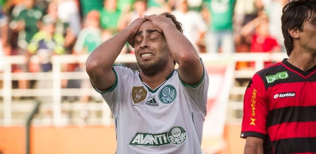 Flamengo volta a ter interesse na contratação de Valdivia, do Palmeiras