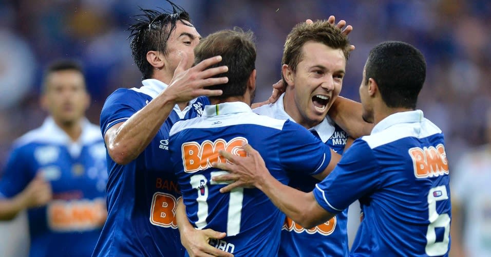 Atacantes do Cruzeiro podem  se eternizar na história do clube