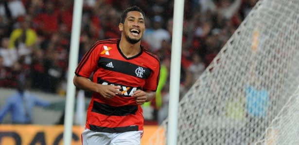 Flamengo não abrirá mão de um centavo no caso Hernane, diz vice-jurídico