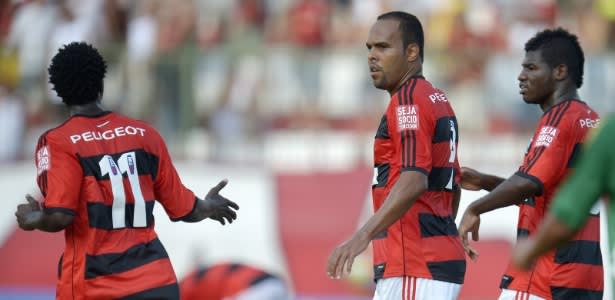 Jayme testa time reserva no Flamengo para jogo com Madureira