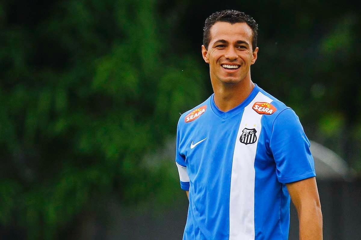 Santos veta saída de Damião, e Cruzeiro admite iniciar a temporada 2015 sem mais reforços