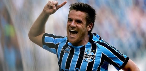 Grêmio valoriza empenho e encaminha renovação com dupla de reservas