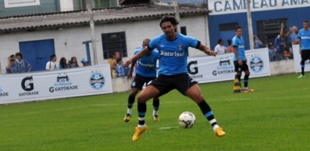 Grêmio vai insistir com dois centroavantes e esfria velocistas do elenco