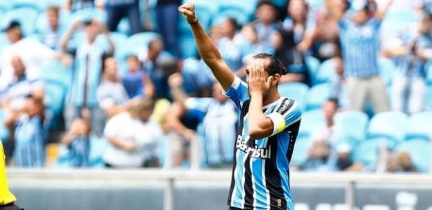 Barcos poderá voltar  para sanar falta de centroavante no Grêmio em 2017