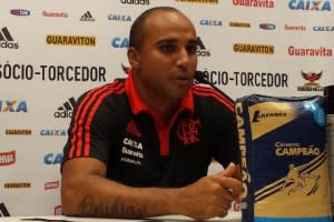 Deivid vibra com estreia e diz que Fla poderia ter feito mais gols no Flu